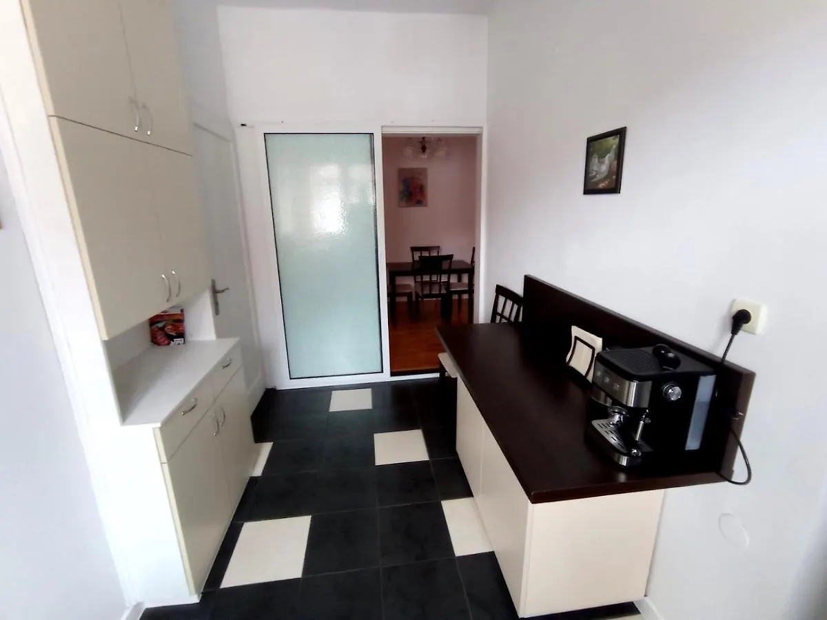Lovely 1 Bdr Apartment In Sofia City Center 0*,